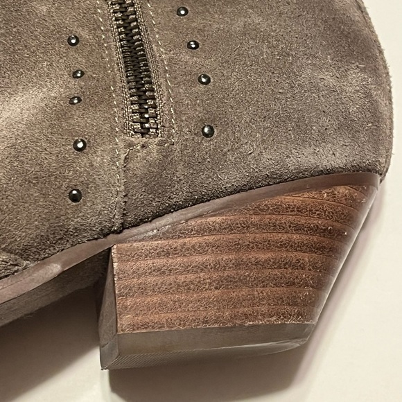 Marc Fisher grey/brown booties, Size 7M - Picture 5 of 7